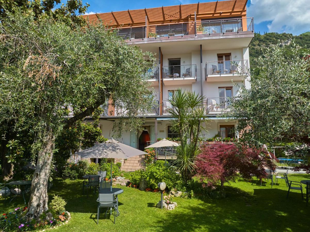 Eco Hotel Ariston مالتشيزينيه المظهر الخارجي الصورة
