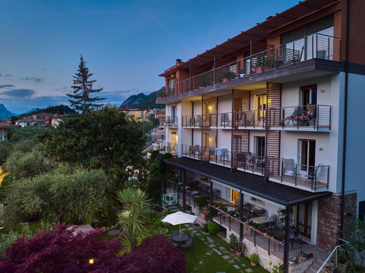 Eco Hotel Ariston مالتشيزينيه المظهر الخارجي الصورة